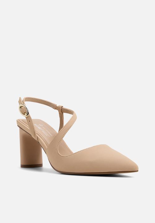 Call It Spring - Novaah closed toe slingback - beige