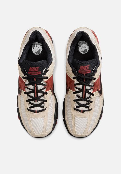 Nike - Nike Zoom Vomero 5
