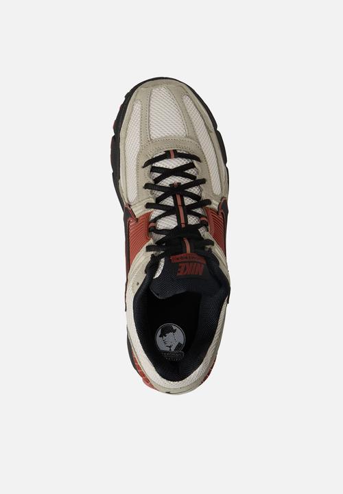 Nike - Nike Zoom Vomero 5