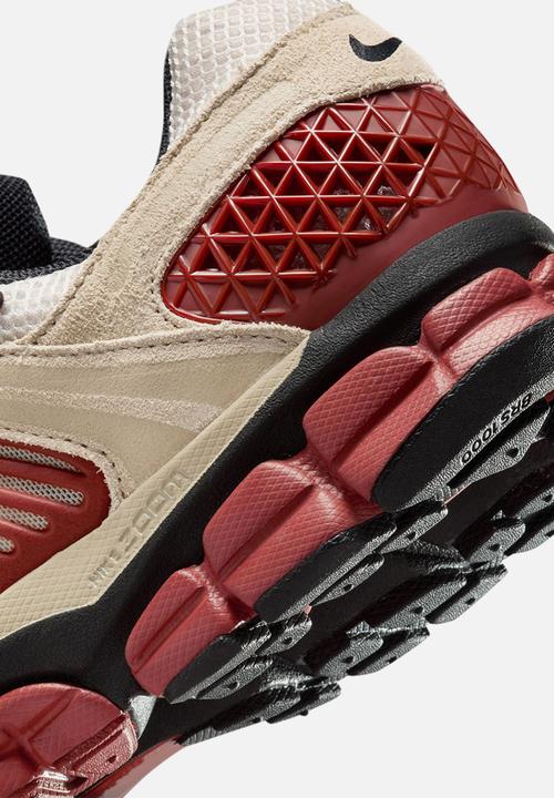 Nike - Nike Zoom Vomero 5