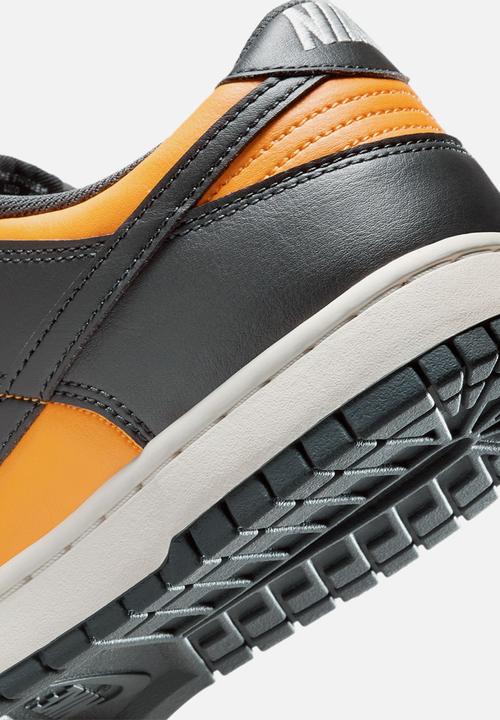Nike - NIKE DUNK LOW RETRO