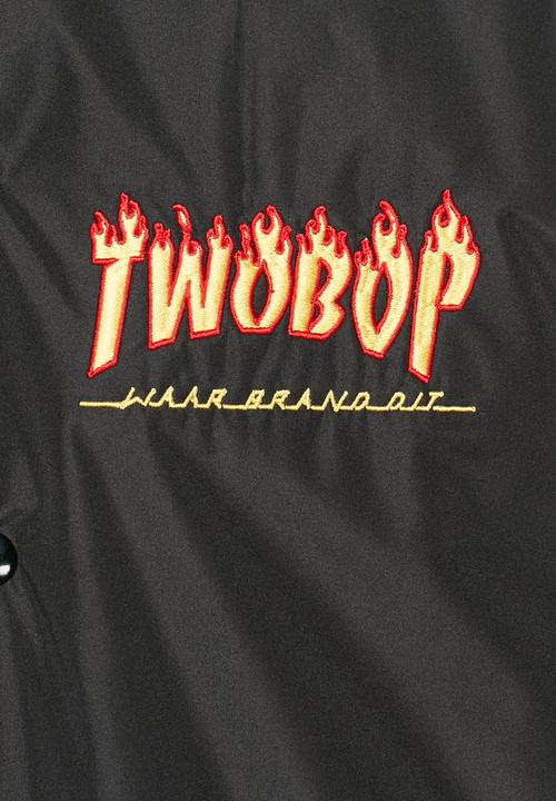 2Bop - Waar brand dit coach jacket