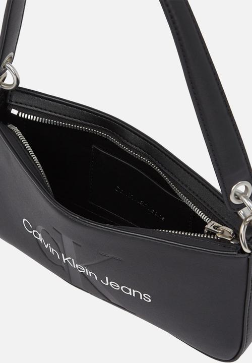 Calvin Klein - Sculpted shoulder pouch25 mono-black/neutral
