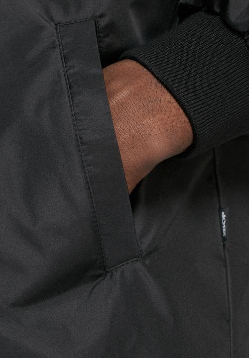 2Bop - Waar brand dit coach jacket