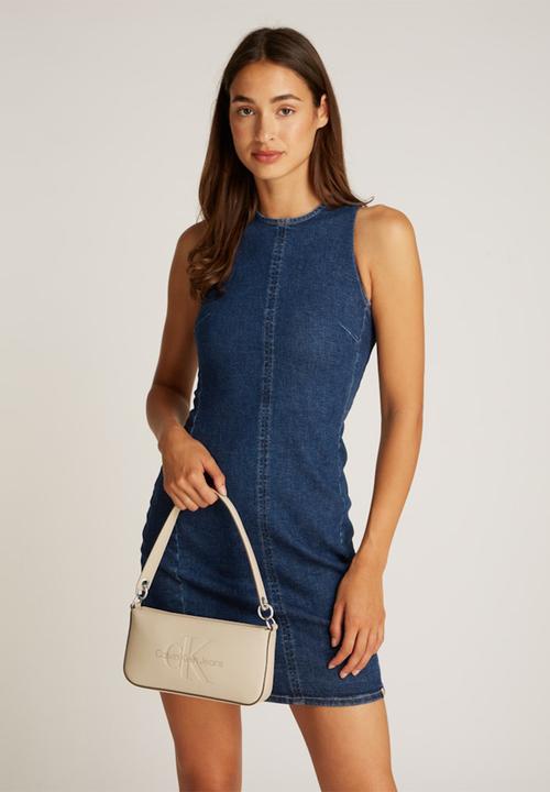 Calvin Klein - Sculpted shoulder pouch25 mono-crockery