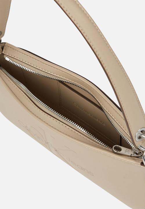 Calvin Klein - Sculpted shoulder pouch25 mono-crockery