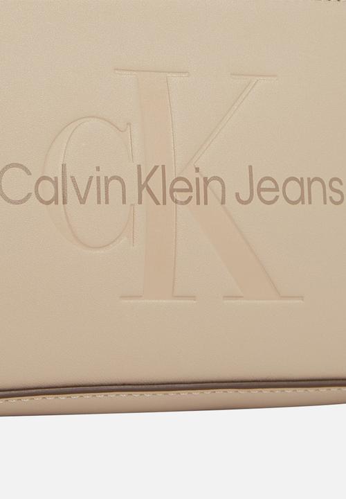 Calvin Klein - Sculpted shoulder pouch25 mono-crockery