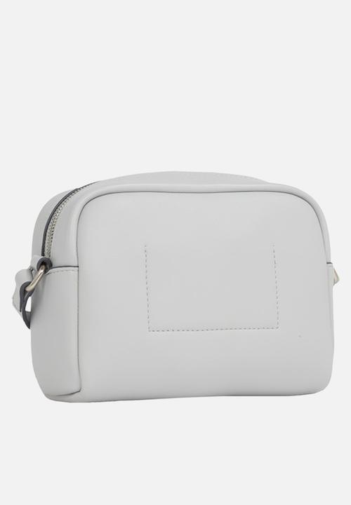 Calvin Klein - Sculpted camera bag18 mono-mirage gray