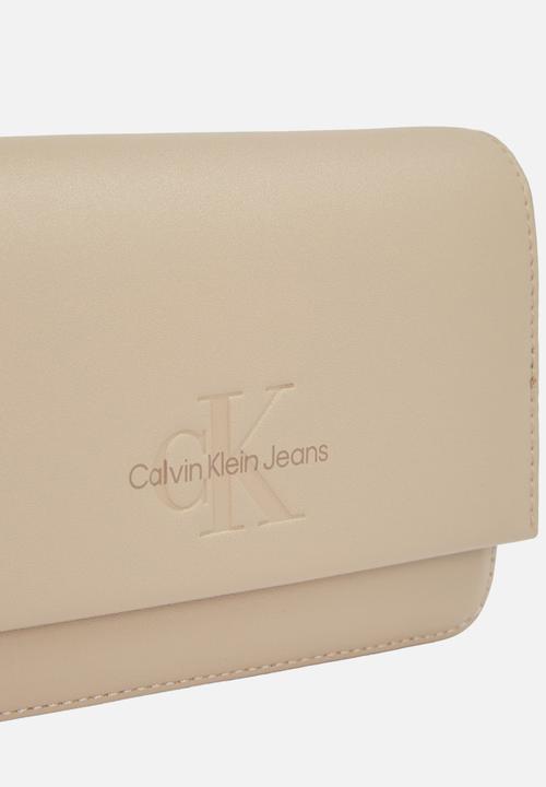 Calvin Klein - Sculpted ew flap phone cb mono - crockery