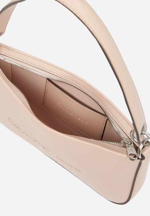 Calvin Klein - Sculpted shoulder pouch25 mono - rose dust