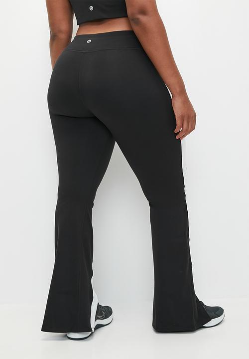 Cotton On - Plus Ultra Soft Contour Split Flare - Black/White