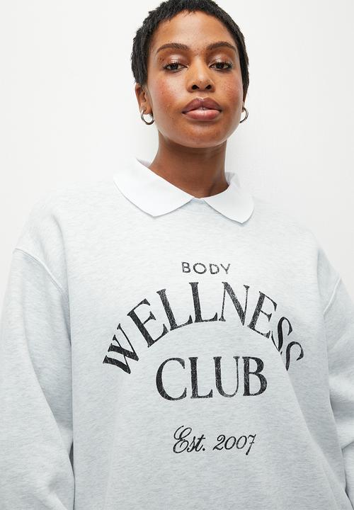 Cotton On - Plus Plush Collar Sweatshirt - Cloudy Grey Marle/Wellness Club