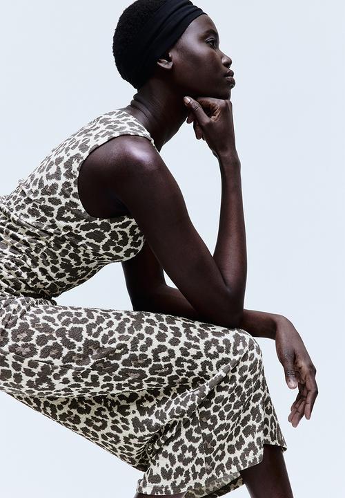 H&M - Boat-neck bodycon dress - light beige leopard print