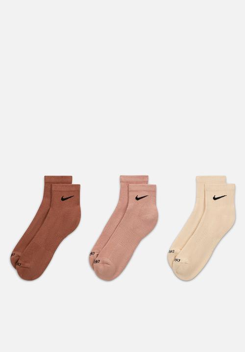 Nike - Nike Everyday Plus Cushioned - Multi-Color