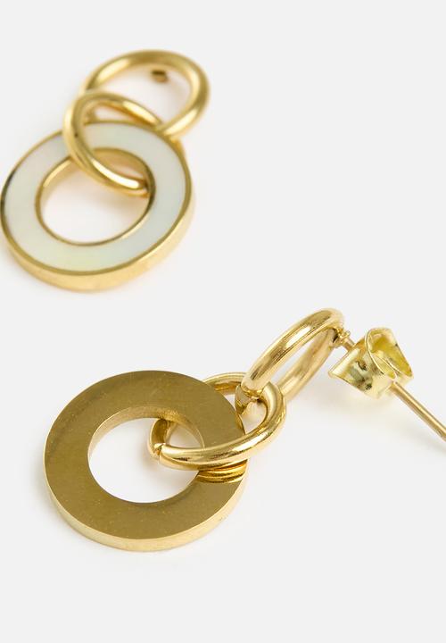 Zoe on Trend - Triple-drop elegant hoop earrings - gold