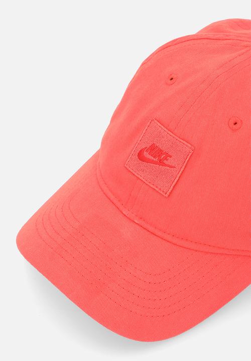 Nike - Nike caps - magic ember
