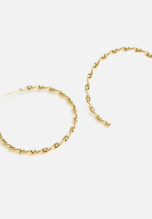 Zoe on Trend - Large twisted hoop earrings-gold