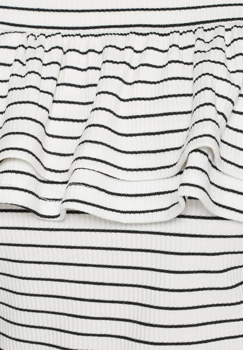 Vero Moda - Nohi frill off shoulder top