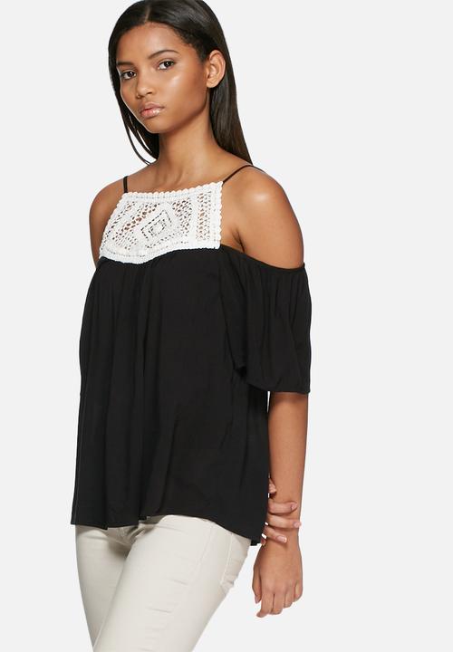 Vero Moda - Crinkla cold shoulder top