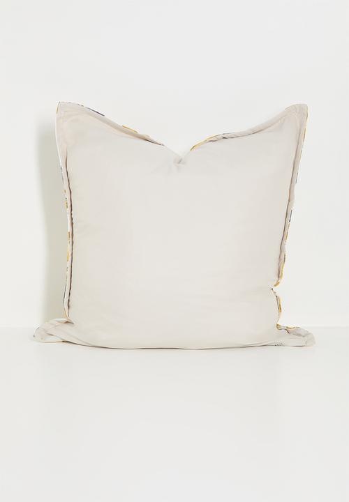 Grey Gardens - Tuscany cushion cover - canary