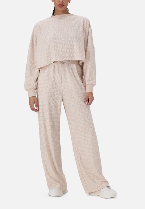 Steve Madden - Kenzie boxy crop top with embossed logo - stone