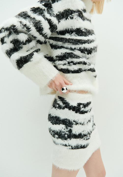 H&M - Fluffy-knit mini skirt - cream zebra print 