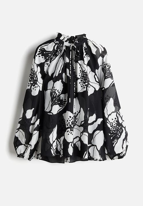 H&M - Crinkled chiffon blouse - black & white floral