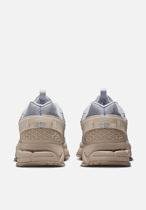 Nike - Nike Zoom Vomero Roam