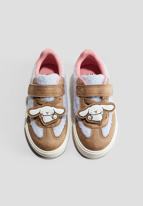 H&M - Fluffy trainers - beige cinnamoroll