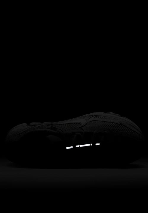 Nike - Nike Zoom Vomero 5