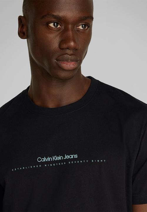 Calvin Klein - Minimal logo tee - ck black
