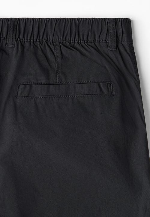 H&M - Relaxed fit cargo trousers - black