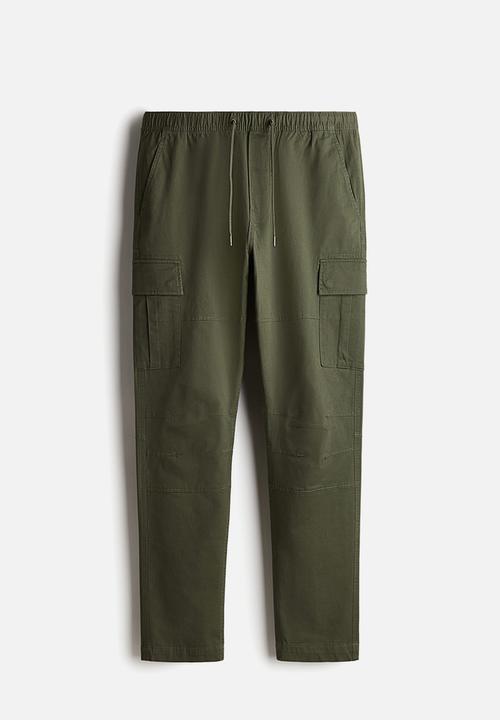 H&M - Slim fit cargo trousers - khaki green