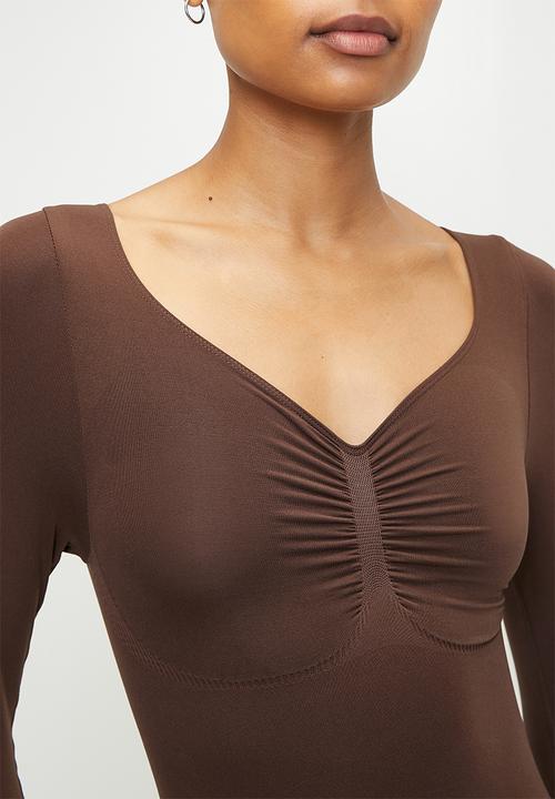 Easy Curves Shapewear - Sculpt longsleeve v-neck bodysuit - brown