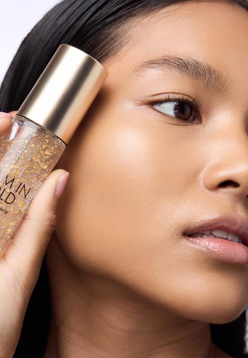 Catrice - Glam In Gold Hydrating Primer 010 - Oh My Goldness