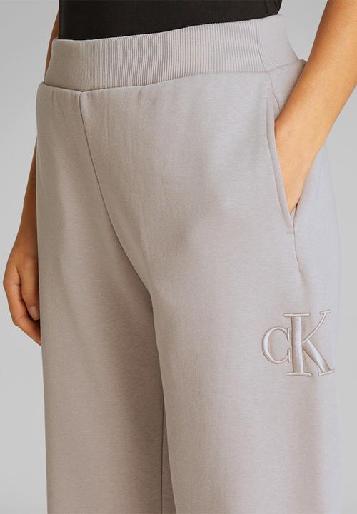 Calvin Klein - Raised Embroidery Ck Jog Pant - Atmosphere