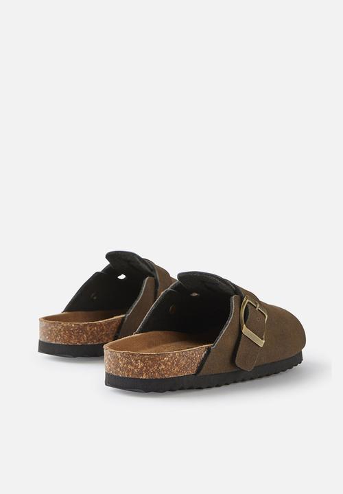 Cotton On - Tommy buckle slide - hot choccy