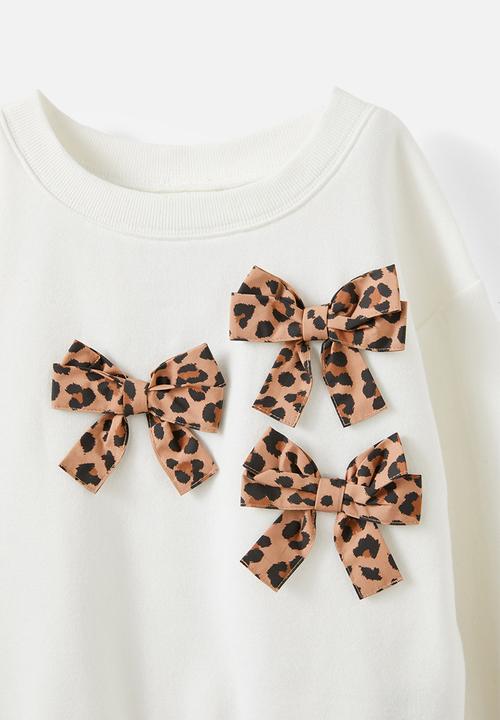 Cotton On - Dusty fleece crew - vanilla/leopard bow
