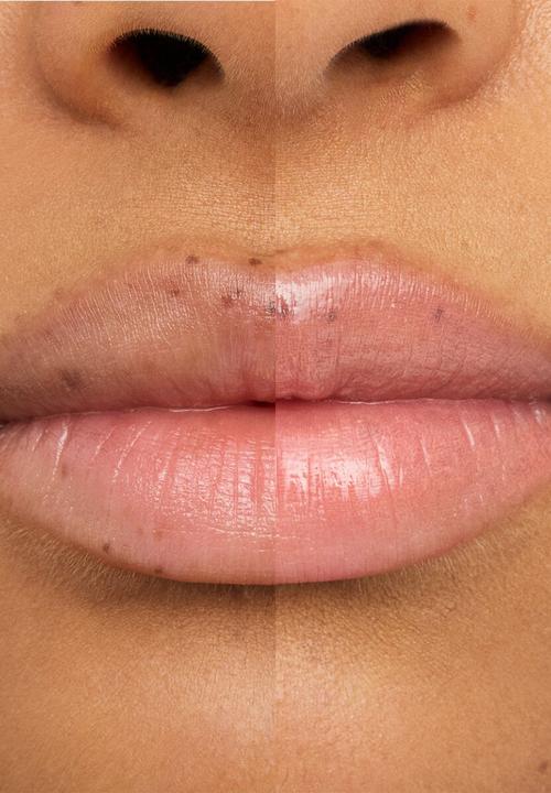 essence - Glossy Glaze High Shine Lipstick 02 - On Cloud Nude