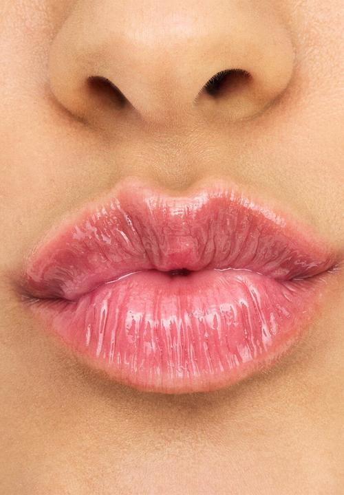 essence - Hydra Kiss Lip Oil 06 - Cranberry Is Back