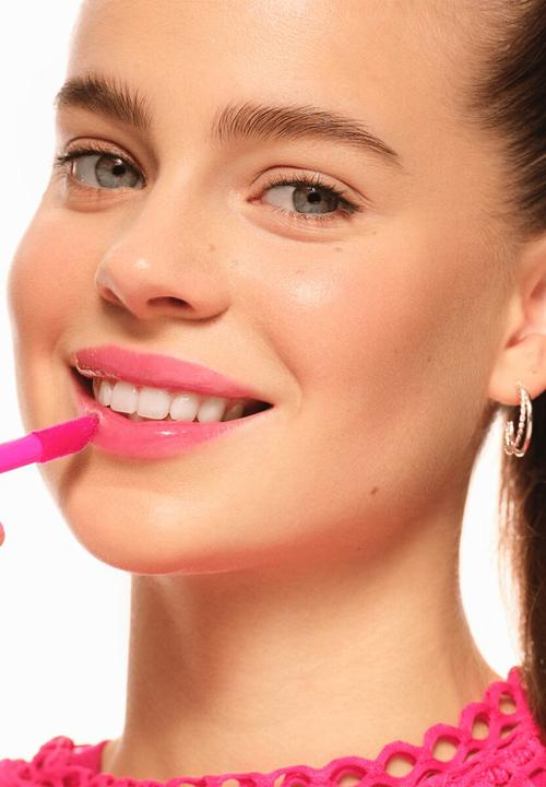 essence - Hydra Kiss Lip Oil 06 - Cranberry Is Back