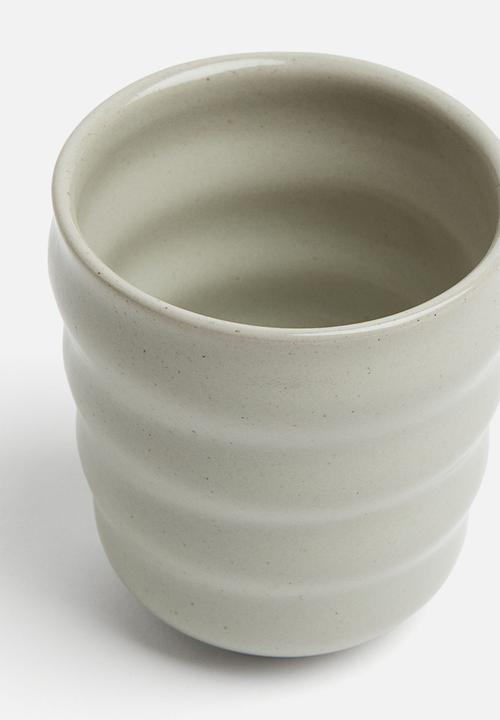 H&M - Fluted stoneware mug - mole