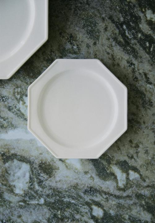 H&M - Porcelain plate - white