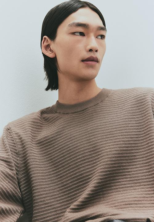 H&M - Regular fit textured-knit jumper - dark beige