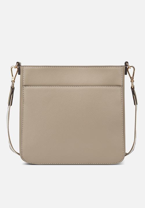 GUESS - Baxian crossbody - mushroom