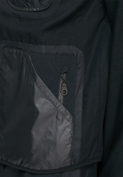 Nike - Perforated windrunner