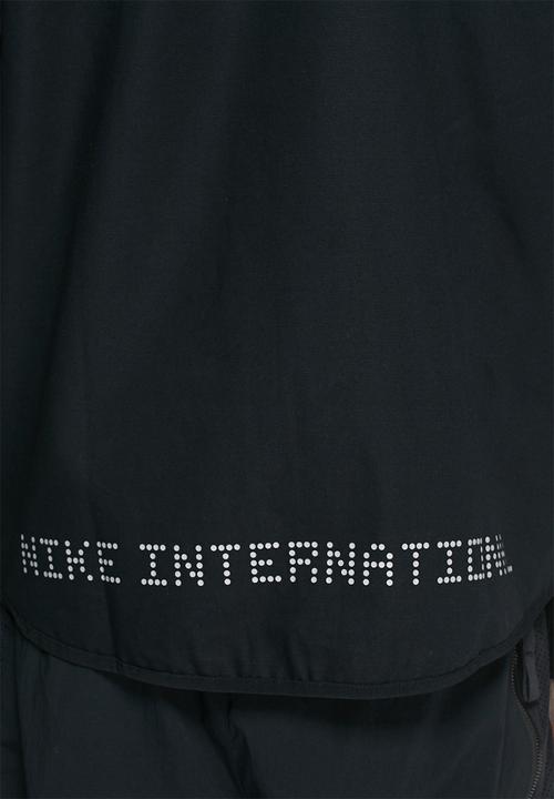 Nike - Perforated windrunner