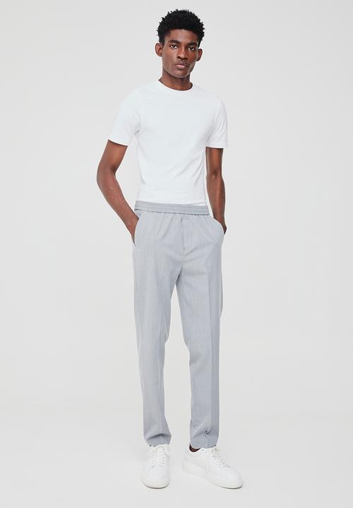 boohooMAN - Elasticated Waist Slim Tailored Jogger - Grey