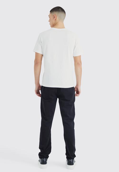 boohooMAN - Fixed Waist Slim Chino Trouser - Black