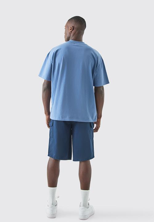 boohooMAN - Longer Length Relaxed Fit Elasticated Waist Cargo Shorts - navy